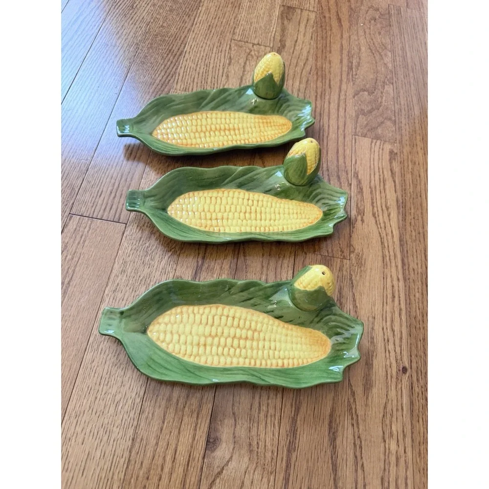 Vintage Ceramic‎ Corn Dishes with Salt Shakers - Mold 1982 Set Of 3